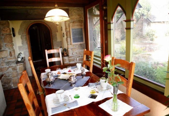 クインティン La Tourelle 22 Bed & Breakfast エクステリア 写真