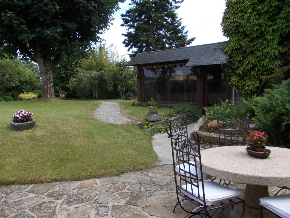 クインティン La Tourelle 22 Bed & Breakfast エクステリア 写真